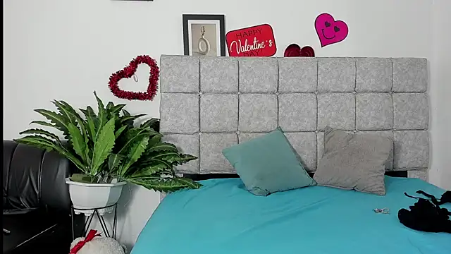 hazel slim online show from February 2026 02:17:02 PM