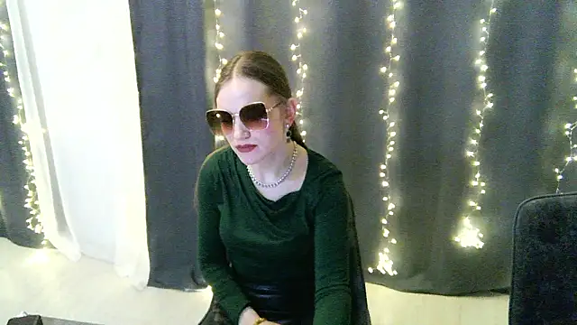 Snapshot of ZaraCharming chatting on February 2026 06:48:01 PM ZaraCharming online show from February 2026 06:48:01 PM