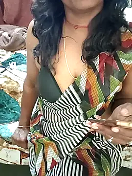 Snapshot of Meena_Meenakshi chatting on January 2026 04:49:02 AM Meena Meenakshi online show from January 2026 04:49:02 AM