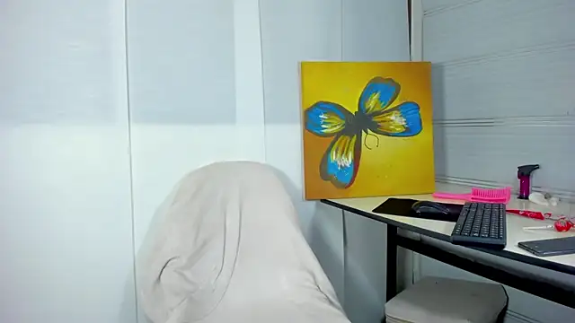 Snapshot of Sue_blue chatting on February 2026 02:29:01 AM Sue blue online show from February 2026 02:29:01 AM