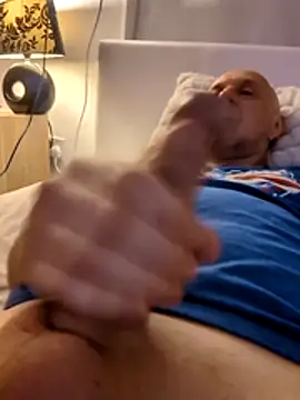 parish7196 online show from April 2026 10:16:01 PM