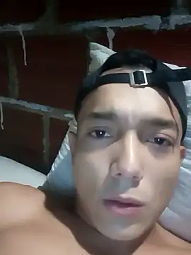 Snapshot of Tayzon09 chatting on January 2026 11:41:02 PM Tayzon09 online show from January 2026 11:41:02 PM