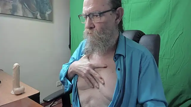 Uncle Hottie online show from March 2026 05:18:01 PM