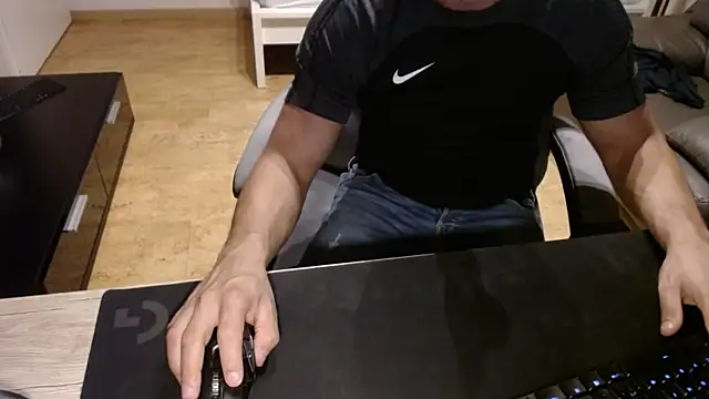 Snapshot of sensualman90 chatting on January 2026 04:53:02 PM sensualman90 online show from January 2026 04:53:02 PM