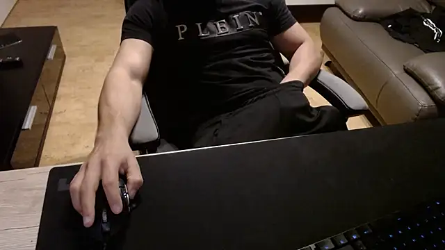 Snapshot of sensualman90 chatting on January 2026 08:27:02 AM sensualman90 online show from January 2026 08:27:02 AM