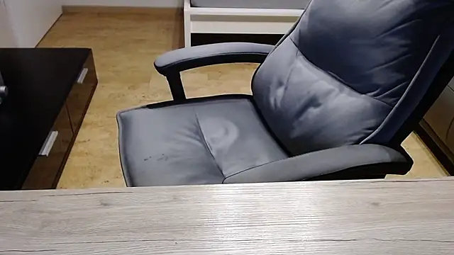 Snapshot of sensualman90 chatting on February 2026 10:52:02 PM sensualman90 online show from February 2026 10:52:02 PM