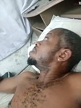 Snapshot of Negaomalinha1 chatting on January 2026 01:46:01 PM Negaomalinha1 online show from January 2026 01:46:01 PM