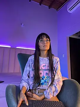 Denightjones online show from July 2026 04:40:01 AM