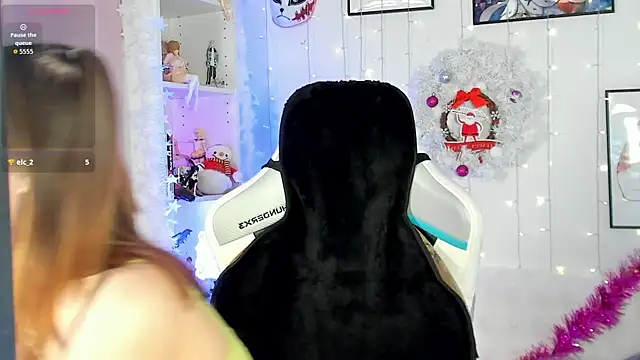 Snapshot of Layla_Bloom chatting on January 2026 05:37:01 PM Layla Bloom online show from January 2026 05:37:01 PM