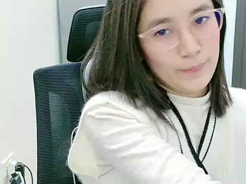 Shulee- online show from January 2026 03:33:01 AM