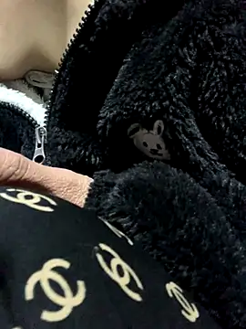 Snapshot of hinicky-0 chatting on January 2026 08:51:02 AM hinicky-0 online show from January 2026 08:51:02 AM