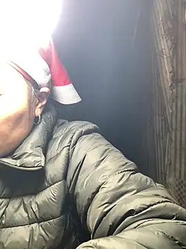 Snapshot of hinicky-0 chatting on January 2026 02:27:01 AM hinicky-0 online show from January 2026 02:27:01 AM