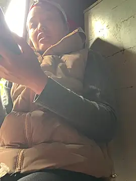 Snapshot of hinicky-0 chatting on February 2026 03:37:02 AM hinicky-0 online show from February 2026 03:37:02 AM