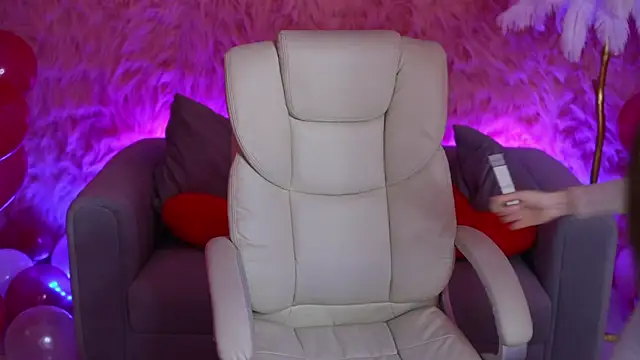 Snapshot of AlexaFleur chatting on February 2026 07:54:01 PM AlexaFleur online show from February 2026 07:54:01 PM