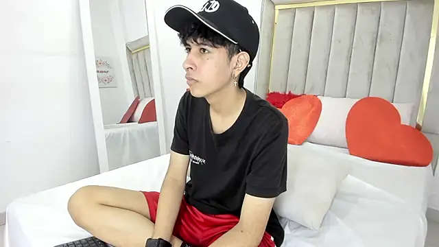 Snapshot of julian_xx chatting on February 2026 07:51:01 PM julian xx online show from February 2026 07:51:01 PM