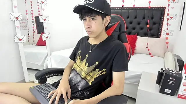 Snapshot of julian_xx chatting on February 2026 07:33:02 PM julian xx online show from February 2026 07:33:02 PM