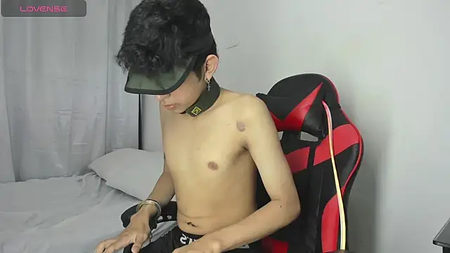 julian xx online show from March 2026 07:24:02 PM