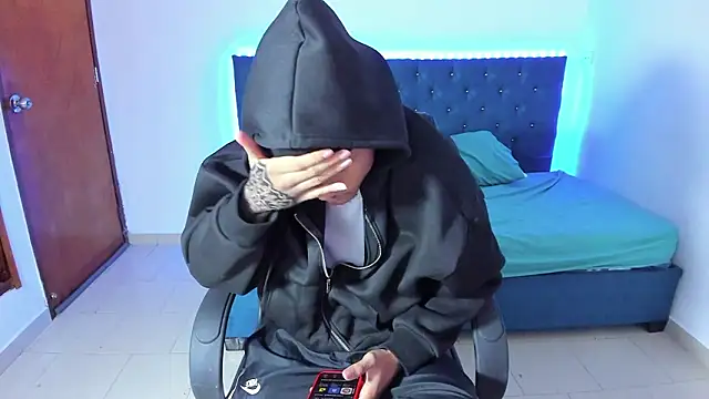 Snapshot of Liam_hard04 chatting on February 2026 12:43:02 PM Liam hard04 online show from February 2026 12:43:02 PM