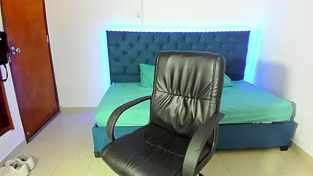 Snapshot of Liam_hard04 chatting on February 2026 12:21:01 PM Liam hard04 online show from February 2026 12:21:01 PM