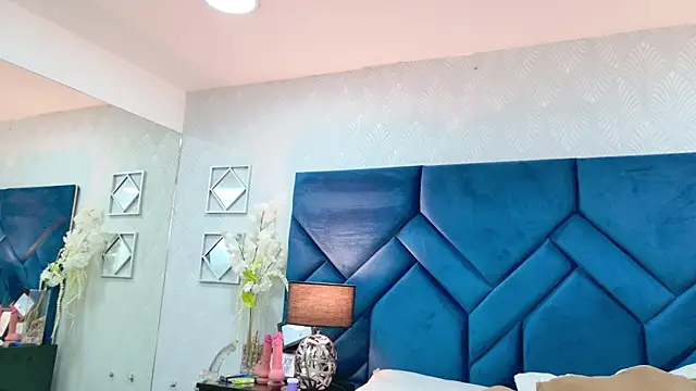 Snapshot of CintiaHolms chatting on March 2026 02:51:04 AM CintiaHolms online show from March 2026 02:51:04 AM