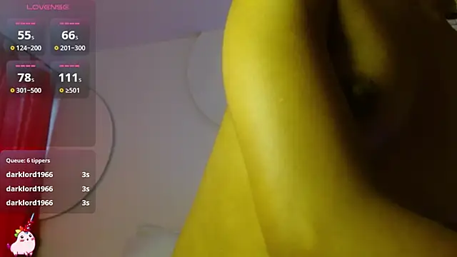 Snapshot of Leslie21_ chatting on January 2026 01:15:02 PM Leslie21 online show from January 2026 01:15:02 PM