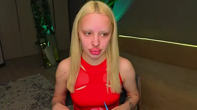 Luna Beverly online show from May 2026 08:38:02 PM