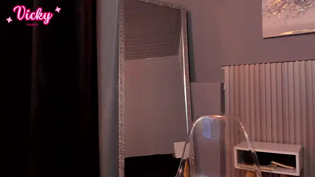 Snapshot of vicky_fant4sy chatting on February 2026 01:51:01 PM vicky fant4sy online show from February 2026 01:51:01 PM