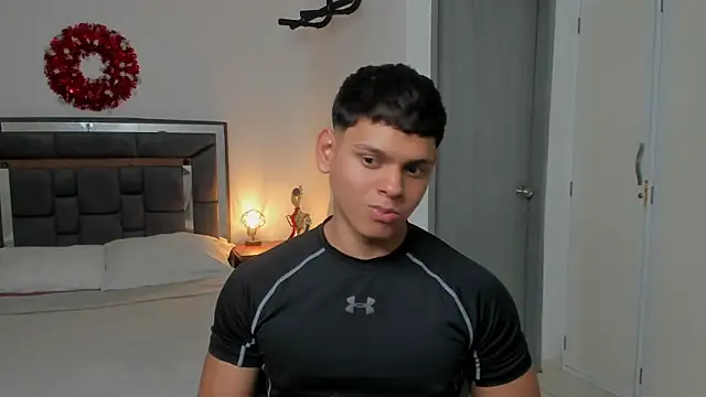 stefan leenox online show from April 2026 08:22:02 PM