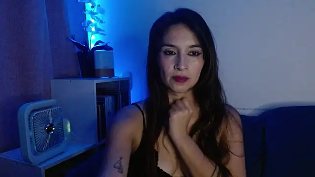 Snapshot of Almaglow_ chatting on March 2026 01:52:02 AM Almaglow online show from March 2026 01:52:02 AM