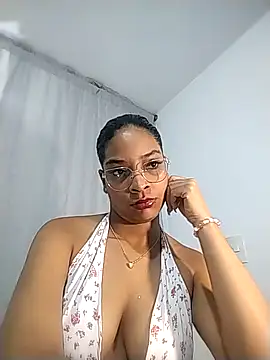 KATALINA SANTANA  online show from April 2026 02:03:02 AM
