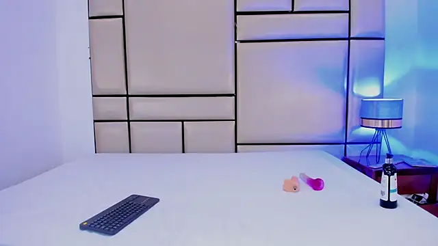 alejandra loppez online show from February 2026 07:48:01 PM