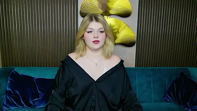 Snapshot of WendyPaige chatting on February 2026 11:00:02 AM WendyPaige online show from February 2026 11:00:02 AM