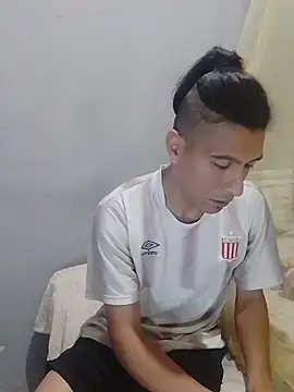 Rodrigohernan19 online show from May 2026 04:18:01 AM