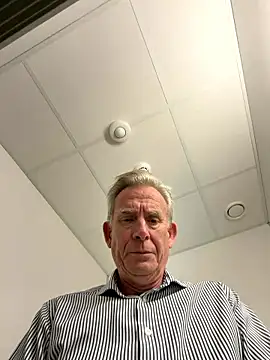 Pierre4tjyxx online show from April 2026 03:50:02 PM