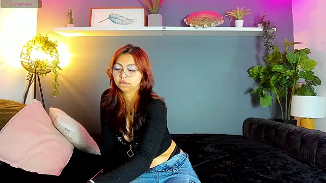 Kira Exe  online show from April 2026 11:39:02 AM