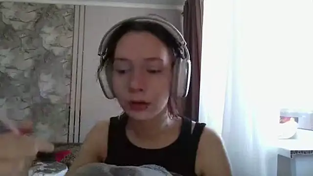 LxayBloom online show from February 2026 07:18:01 AM