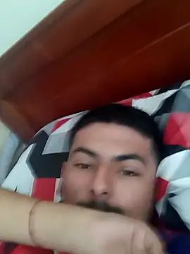 Snapshot of Mateotubbe chatting on January 2026 12:07:02 PM Mateotubbe online show from January 2026 12:07:02 PM