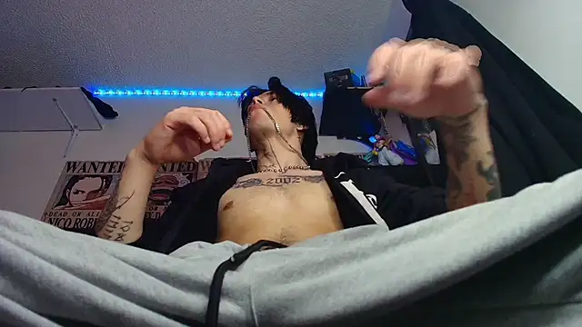 Anhony Muscle online show from April 2026 02:33:01 PM