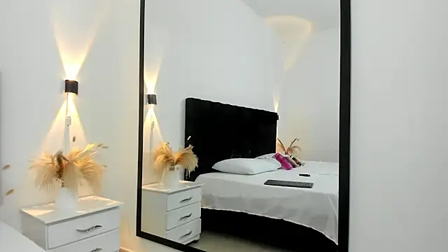 AnayPorter online show from February 2026 12:09:01 AM