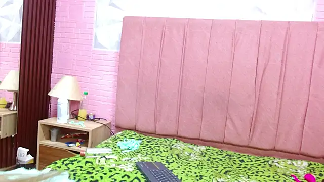 Snapshot of maldyhot303av chatting on March 2026 05:44:01 AM maldyhot303av online show from March 2026 05:44:01 AM