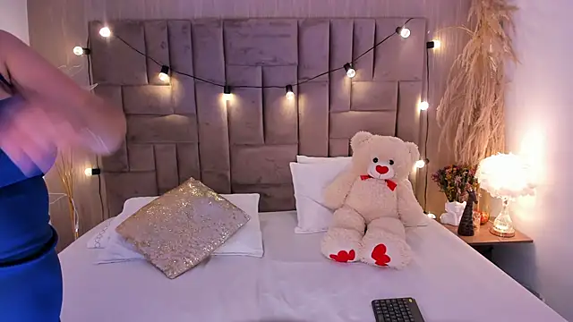 Snapshot of MiiaGreys chatting on March 2026 07:35:01 PM MiiaGreys online show from March 2026 07:35:01 PM