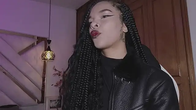 mia gatesvg online show from March 2026 03:19:01 AM