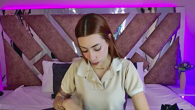 LolaGray   online show from July 2026 07:39:01 PM