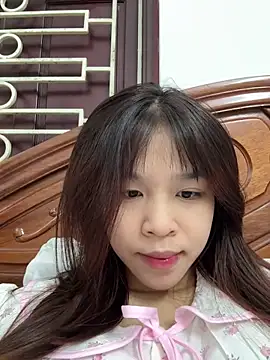 Snapshot of Lyli-122 chatting on February 2026 11:02:01 AM Lyli-122 online show from February 2026 11:02:01 AM