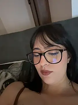 Snapshot of HinaSweet chatting on April 2026 01:25:01 AM HinaSweet online show from April 2026 01:25:01 AM