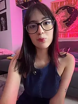 Snapshot of HinaSweet chatting on May 2026 01:02:02 AM HinaSweet online show from May 2026 01:02:02 AM