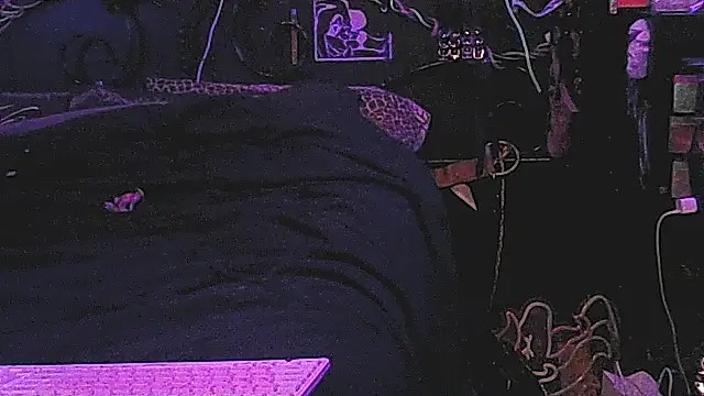 Snapshot of pineapplelife chatting on March 2026 08:26:33 AM pineapplelife online show from March 2026 08:26:33 AM