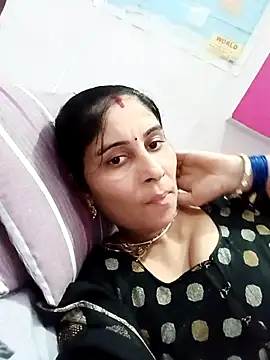 Snapshot of Hot_ree85 chatting on March 2026 09:02:01 AM Hot ree85 online show from March 2026 09:02:01 AM