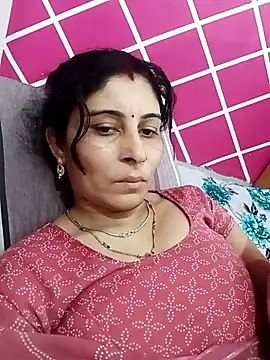 Snapshot of Hot_ree85 chatting on March 2026 04:41:01 AM Hot ree85 online show from March 2026 04:41:01 AM