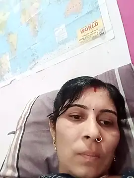 Snapshot of Hot_ree85 chatting on March 2026 07:12:01 AM Hot ree85 online show from March 2026 07:12:01 AM